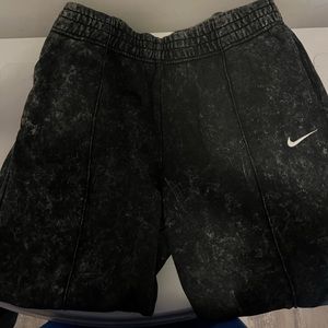 Barely worn Nike sweatpants